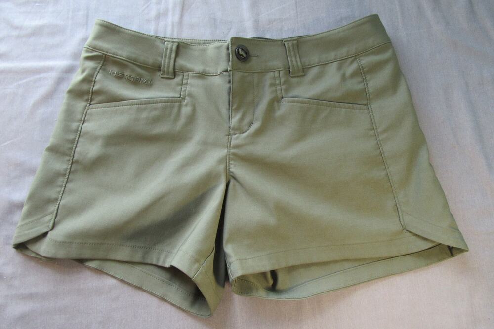 Under Armour Storm Women's 6 Shorts Heat Gear Olive Green Outdoor Fishing Hiking